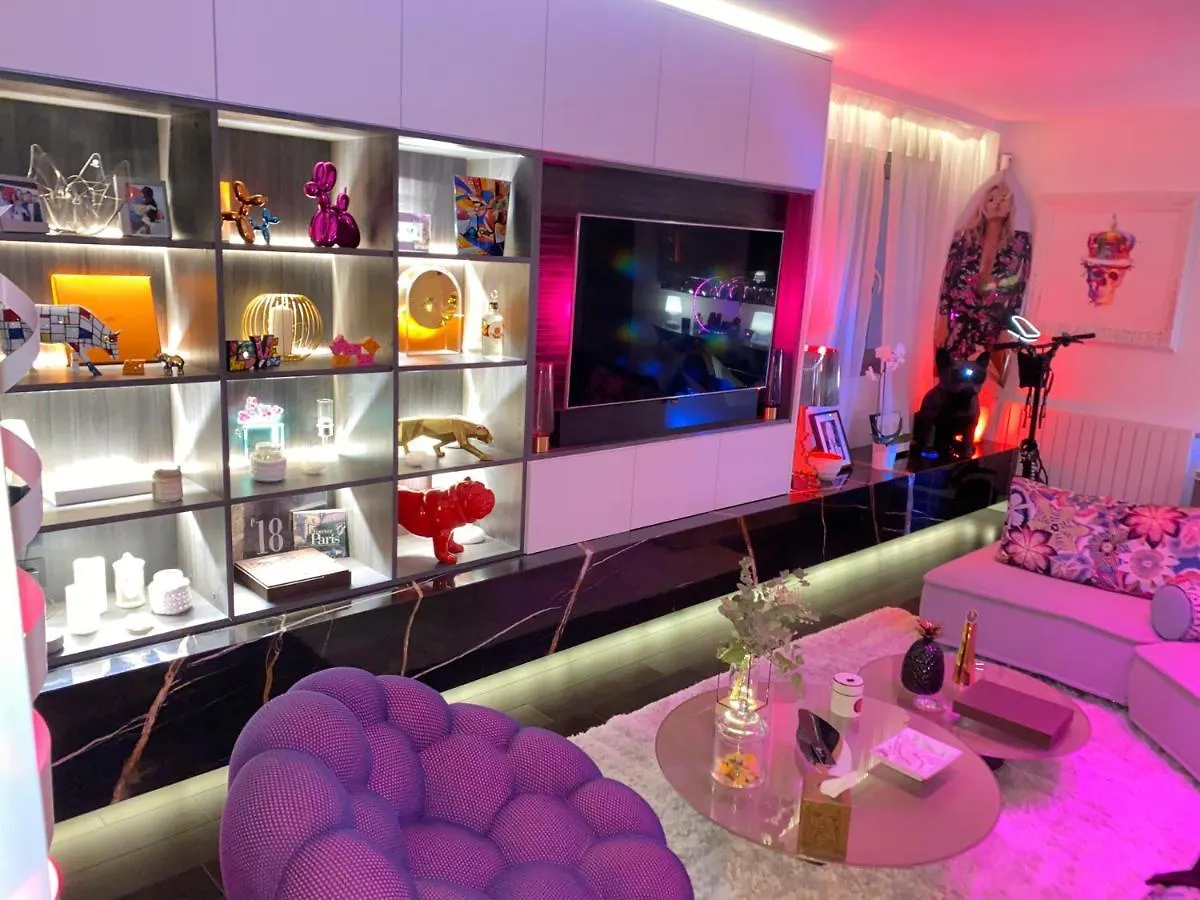 Апартаменты Luxury Flat With Private Rooftop - Paris 18