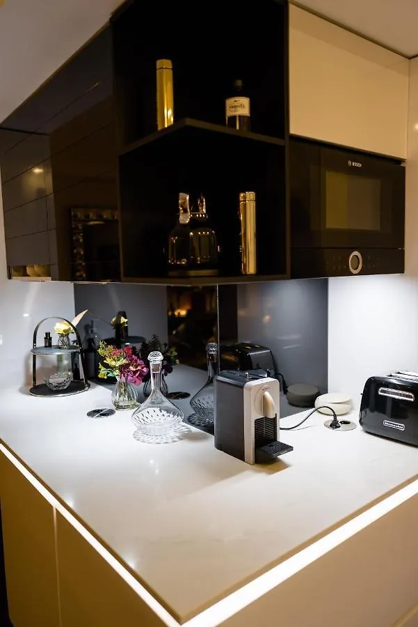 Luxury Flat With Private Rooftop - Paris 18 0*,